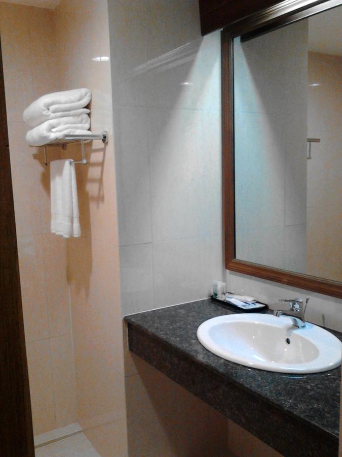 Silver Green Hotel Yangon Luaran gambar